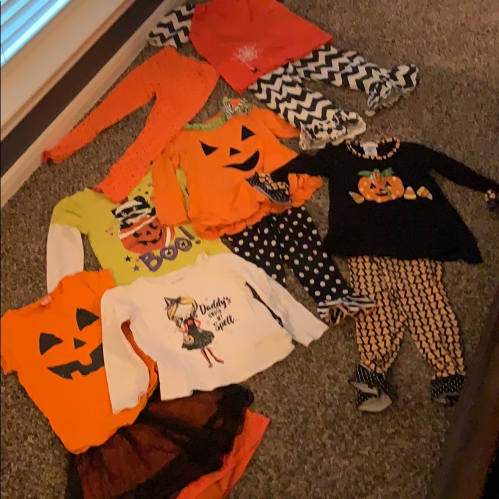 4T Halloween lot. Only worn a handful of times! 🎃